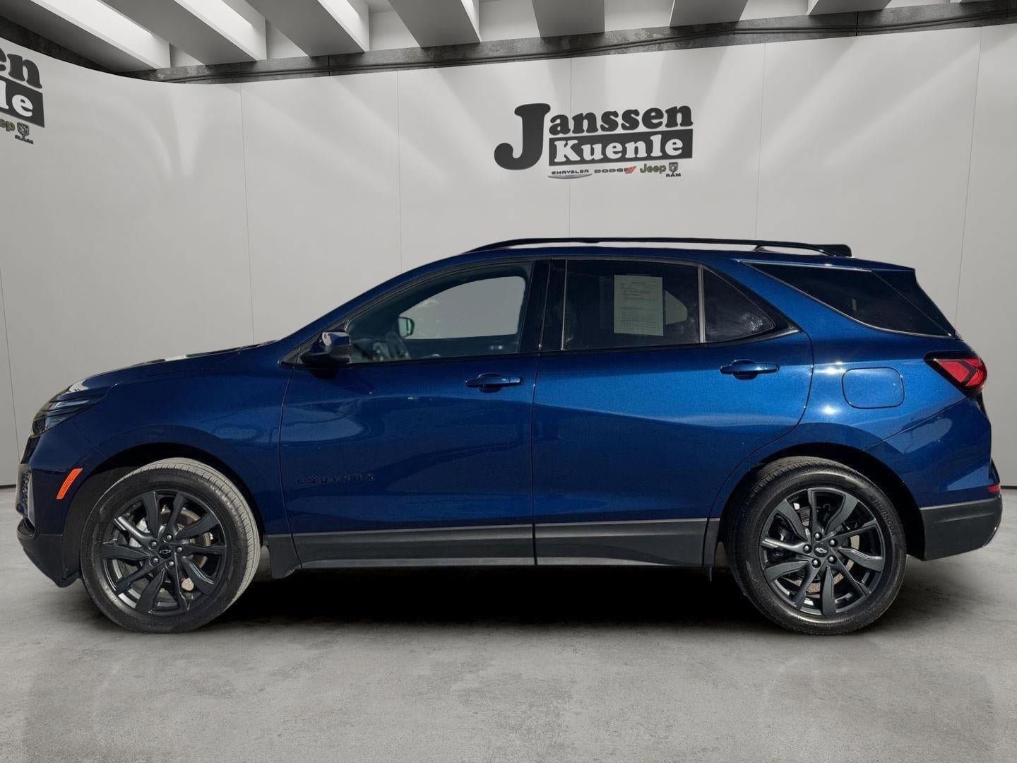 Used 2023 Chevrolet Equinox RS AWD/4WD image 1