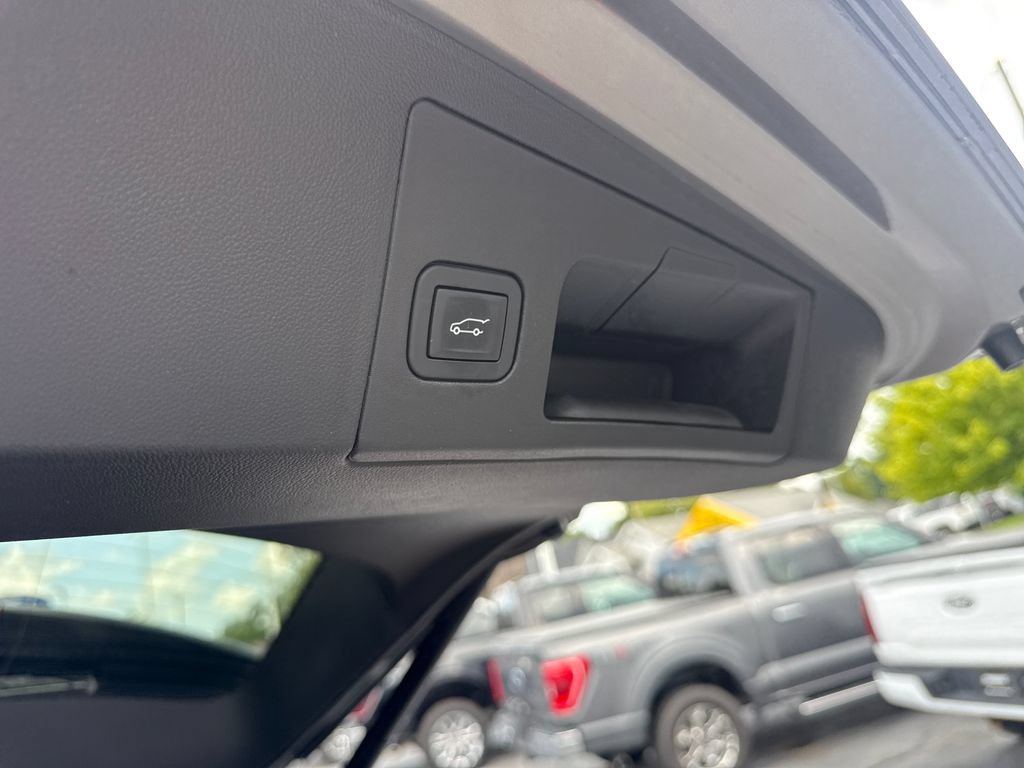 Used 2018 Cadillac XT5 AWD image 18