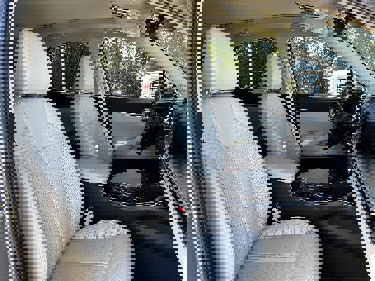 Used 2024 Kia Sorento S w/ Panoramic Sunroof Package image 25