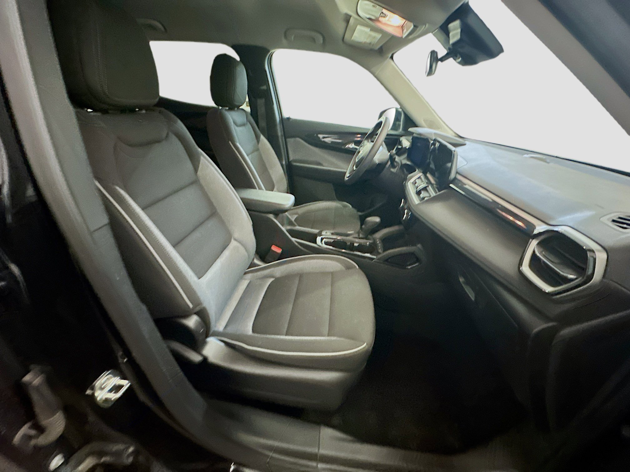 Used 2025 Chevrolet TrailBlazer LT image 31