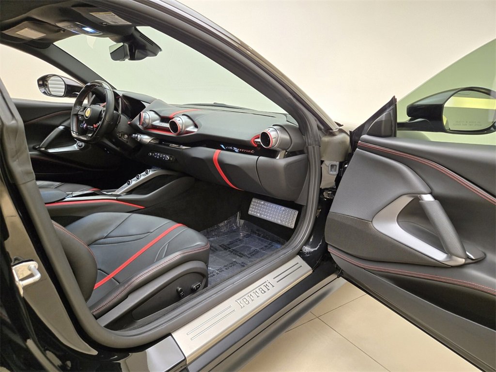 Used 2020 Ferrari 812 Superfast image 22