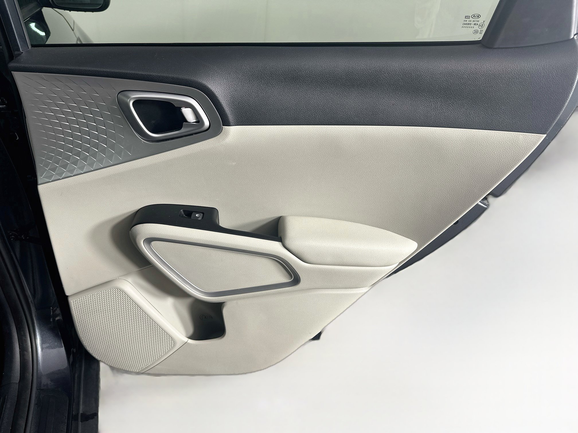 Used 2020 Kia Soul LX FWD image 28