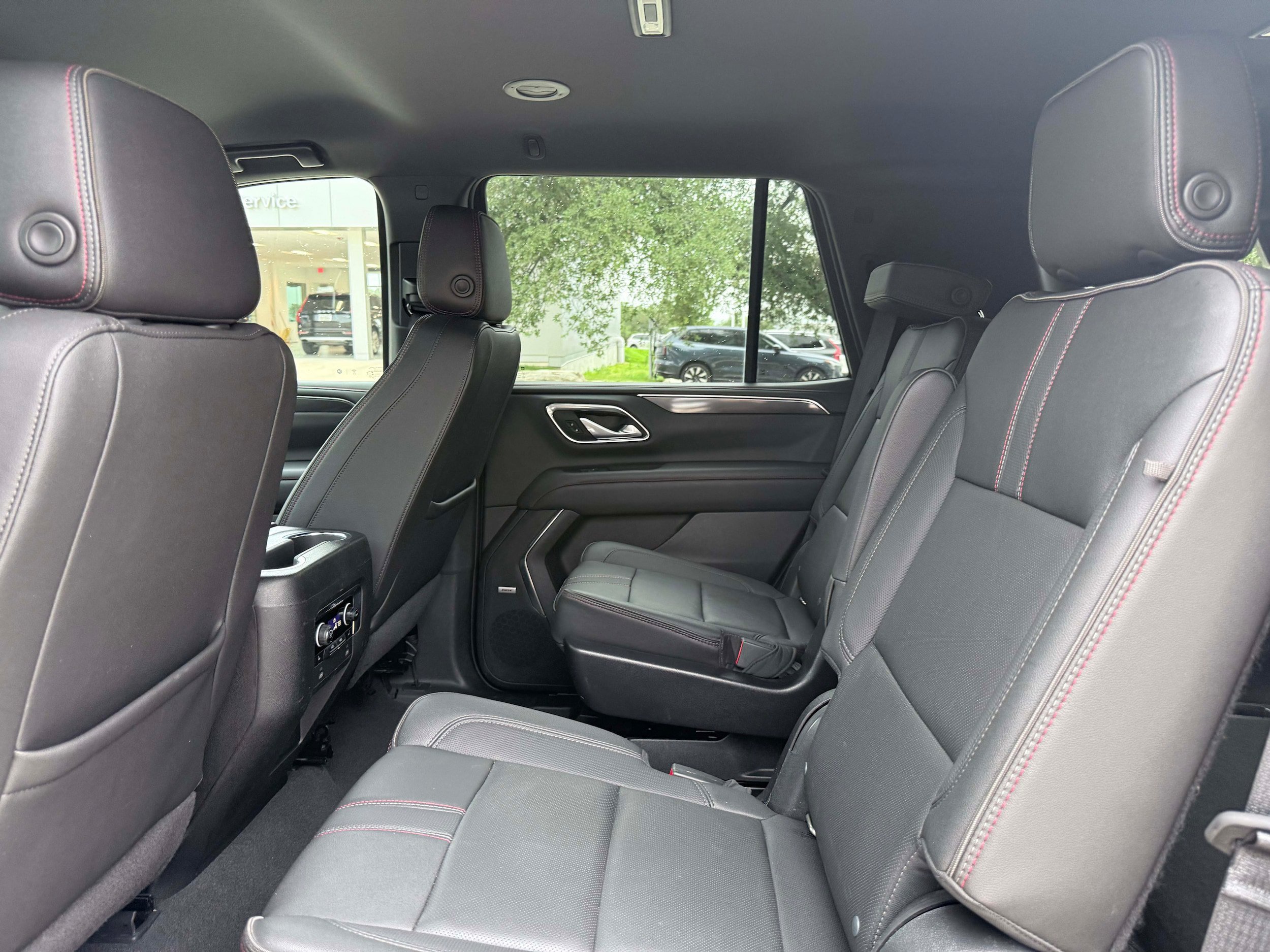 Used 2022 Chevrolet Tahoe RST w/ Luxury Package RWD image 14