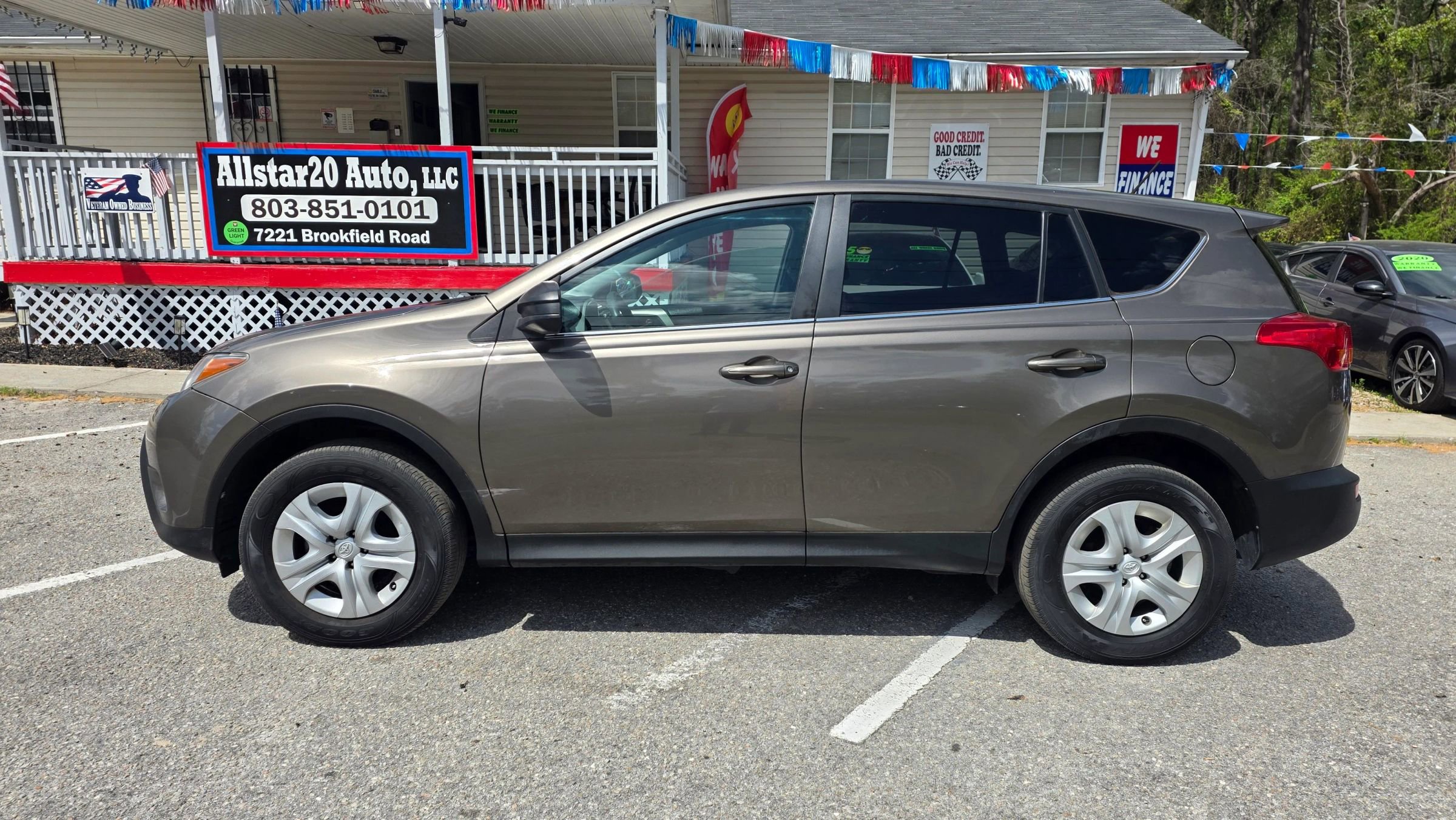 Used 2015 Toyota RAV4 LE AWD/4WD image 3
