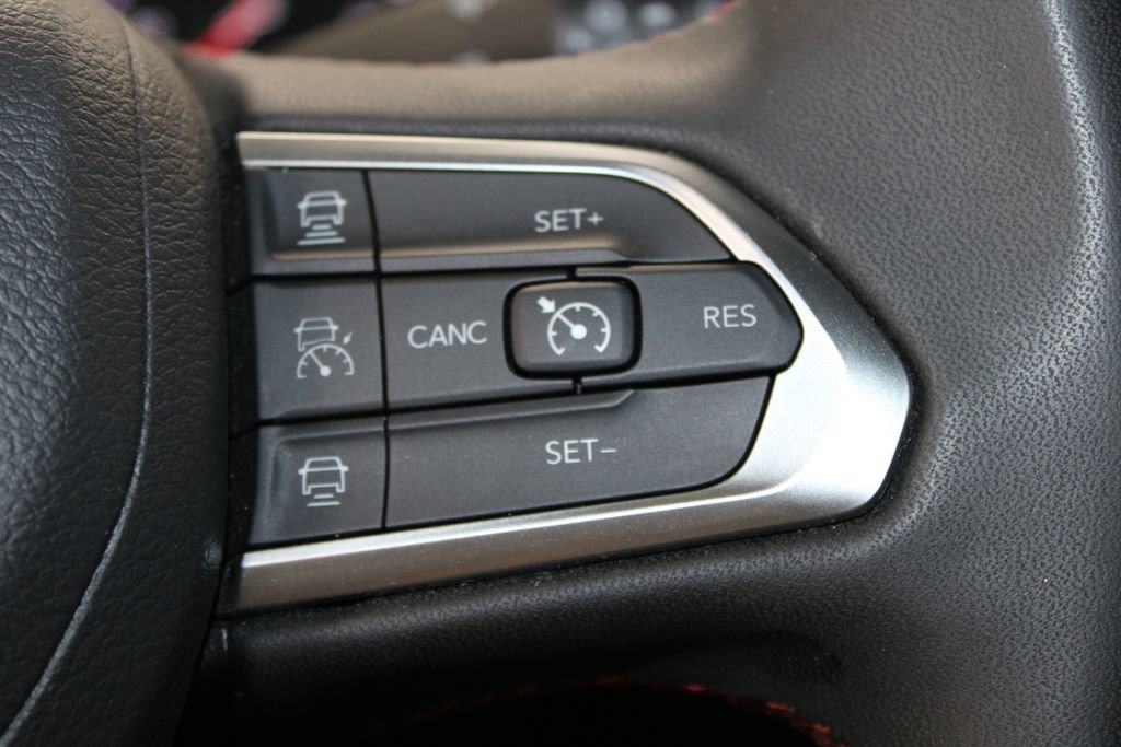 Used 2025 Jeep Compass Trailhawk AWD/4WD image 45
