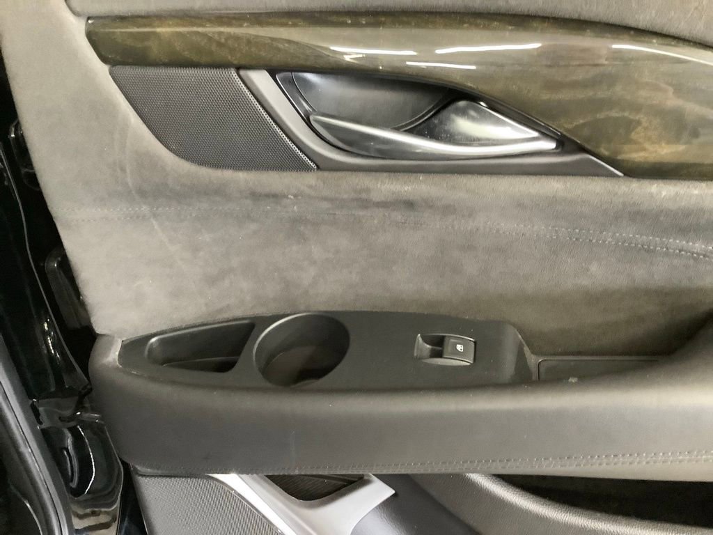 Used 2018 Cadillac Escalade Platinum image 36