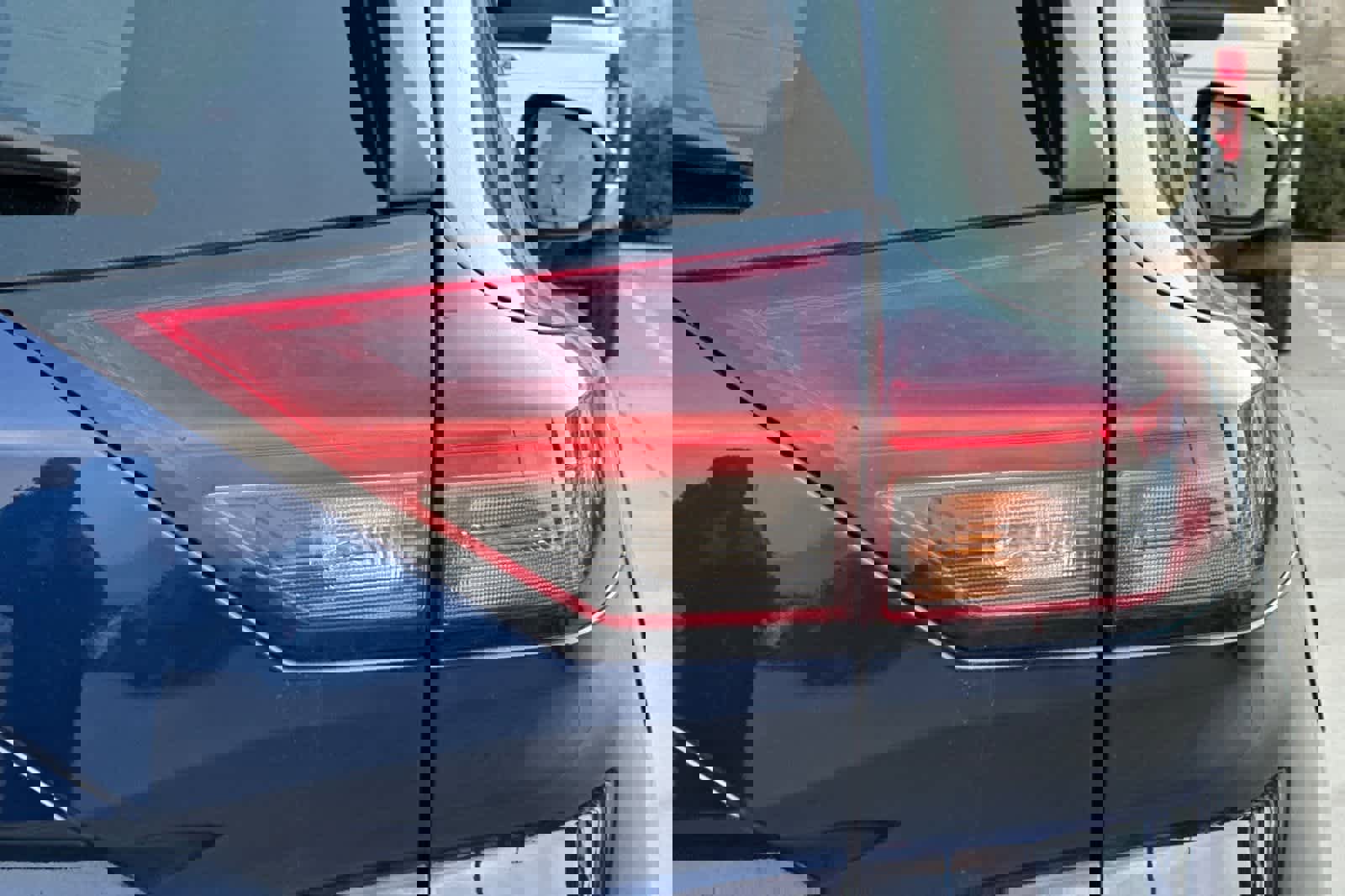 Used 2024 Nissan Rogue SV image 34