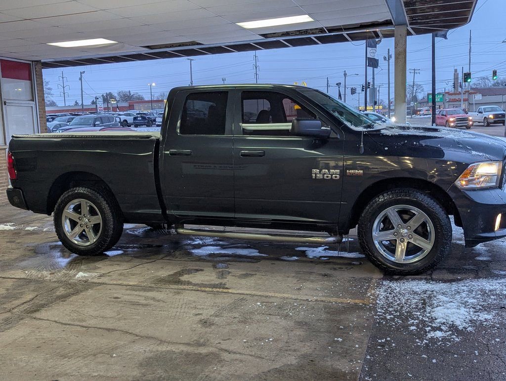 Used 2017 RAM 1500 Express w/ Express Value Package image 9