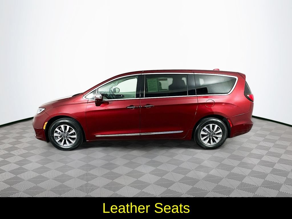 Used 2022 Chrysler Pacifica Limited FWD image 6