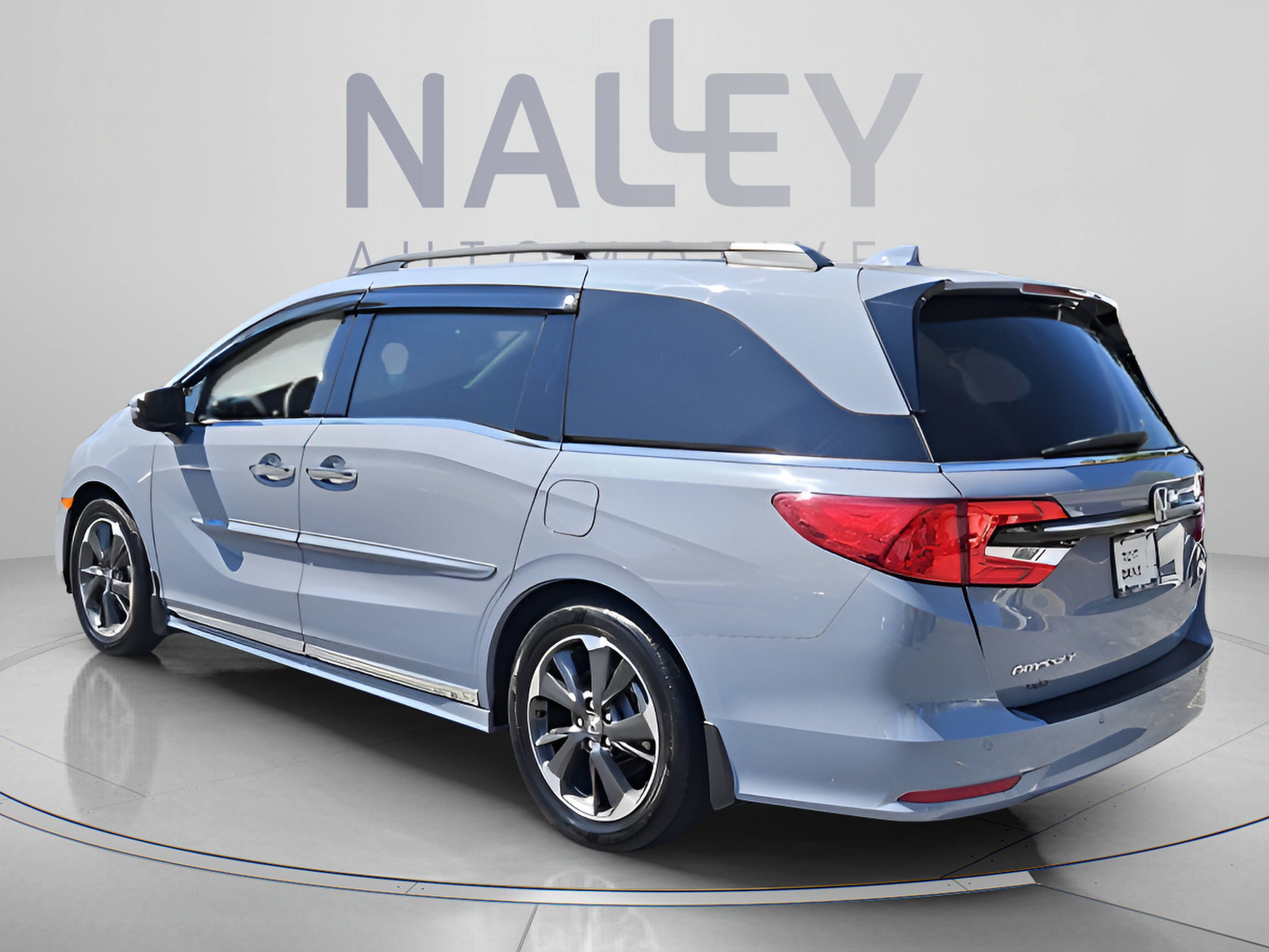 Used 2024 Honda Odyssey Elite image 3