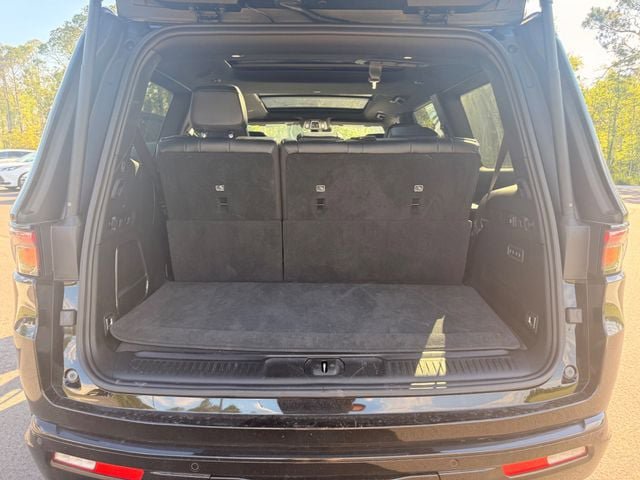 Used 2024 Jeep Wagoneer Series II AWD/4WD image 11