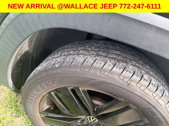 Used 2020 Volkswagen Atlas Cross Sport SE w/ Panoramic Sunroof Package FWD image 18