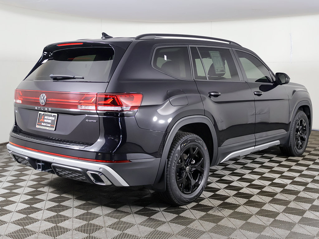 Used 2024 Volkswagen Atlas Peak Edition SEL AWD/4WD image 13