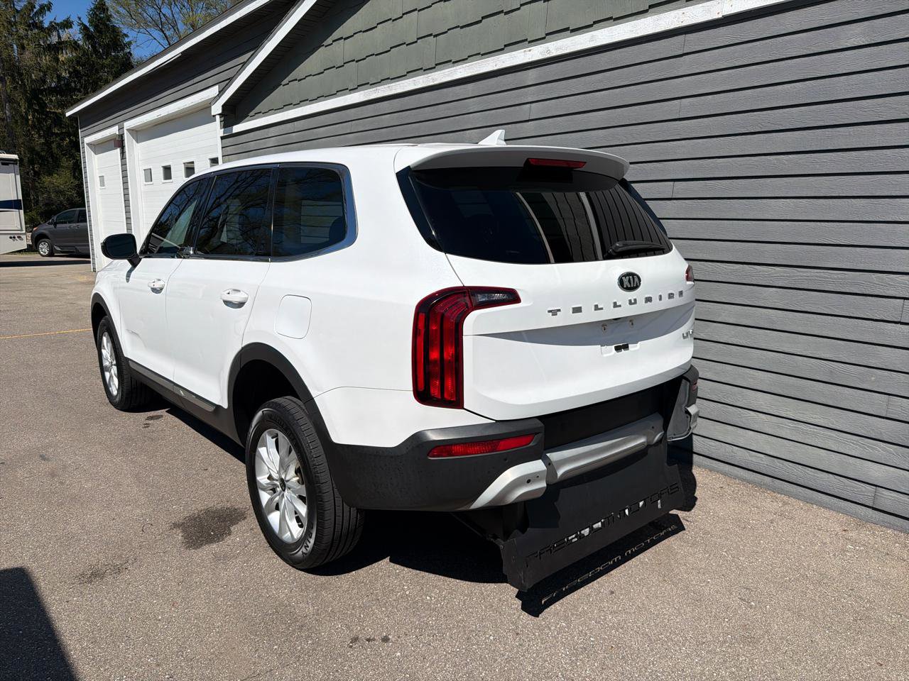 Used 2020 Kia Telluride LX FWD image 39