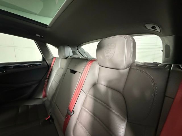 Used 2023 Porsche Macan image 26