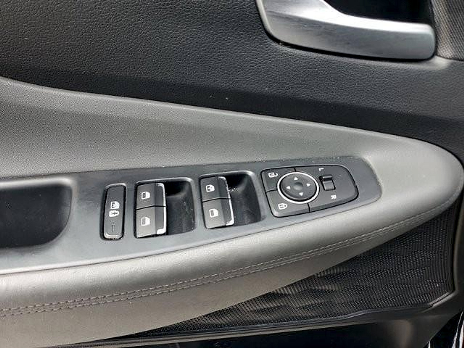 Used 2023 Hyundai Santa Fe SE w/ Cargo Package FWD image 22