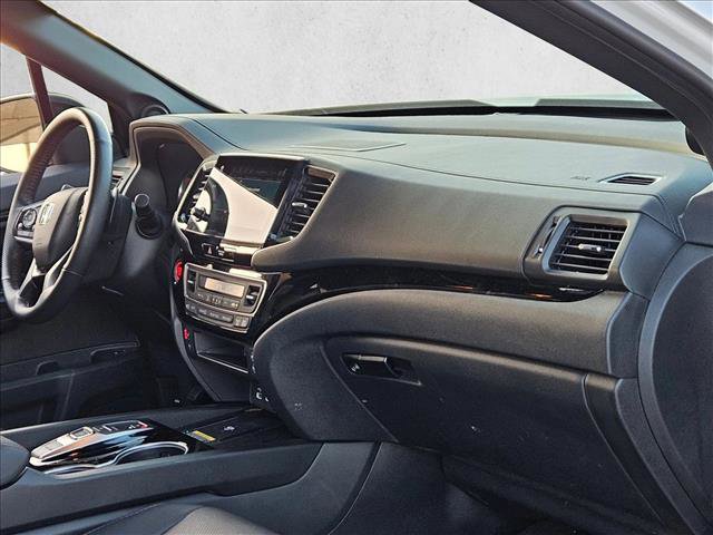 Used 2025 Honda Passport Black Edition image 25