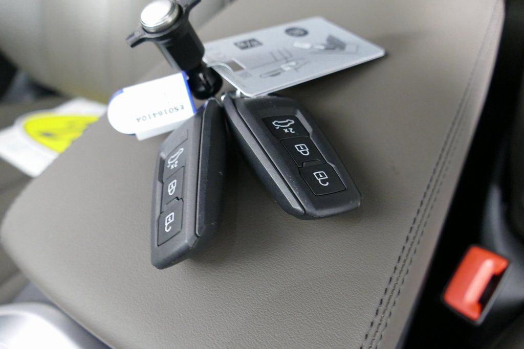 Used 2025 Audi Q5 Premium w/ Convenience Package image 12