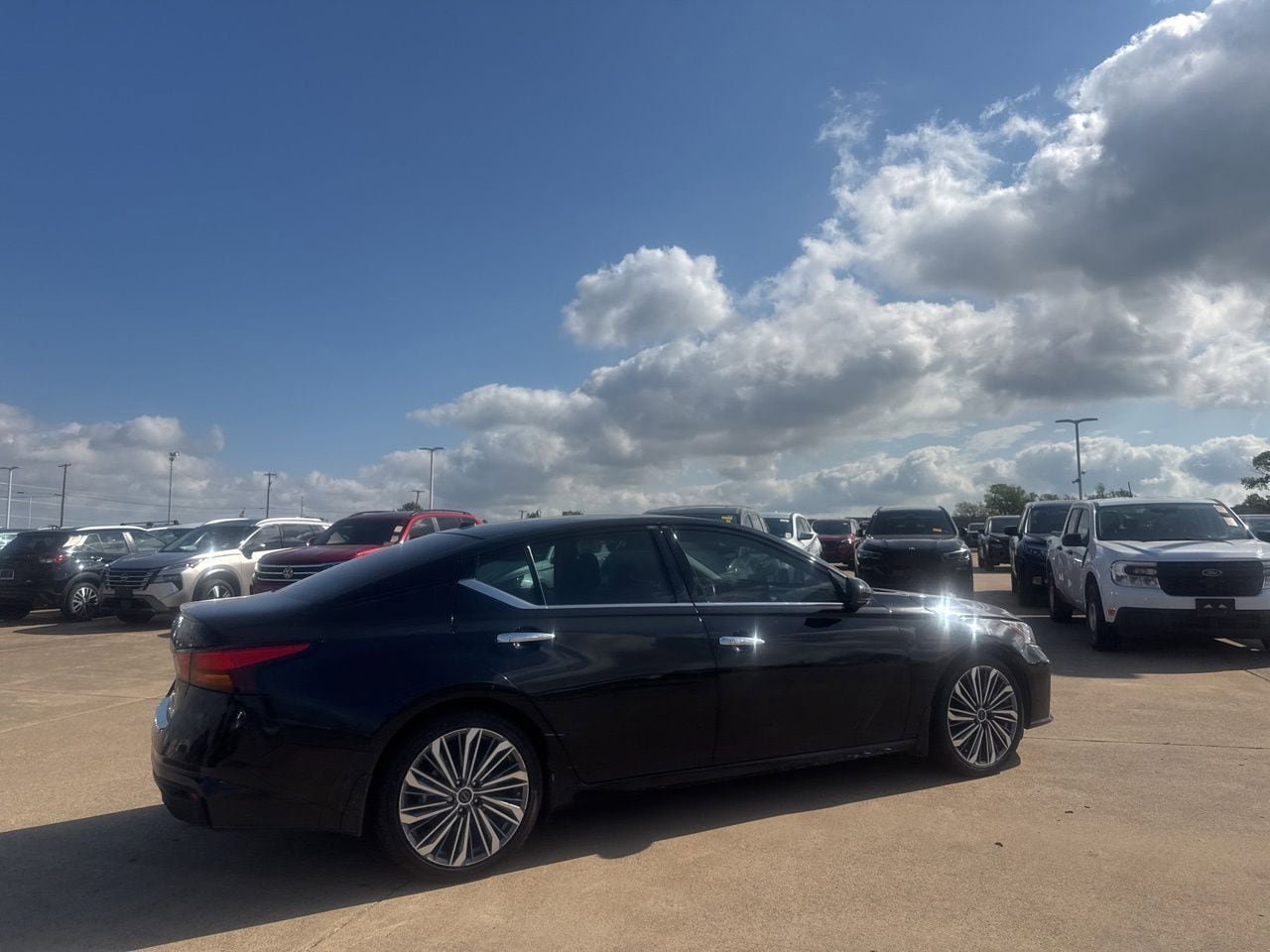 Used 2023 Nissan Altima 2.5 SL FWD image 22