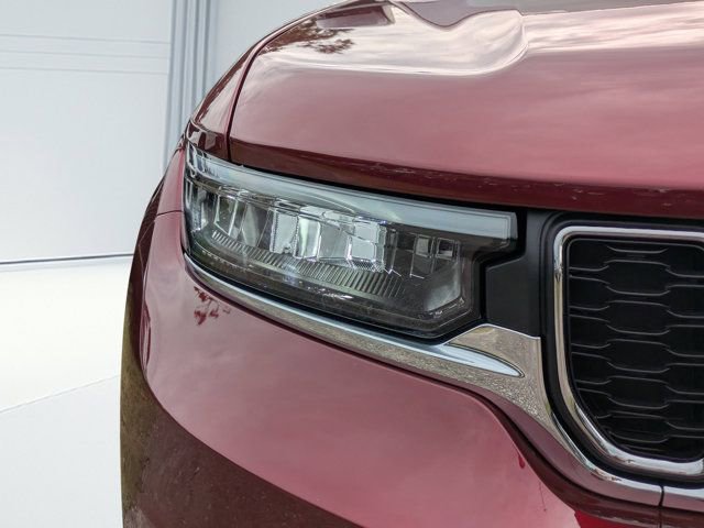 New 2025 Jeep Grand Cherokee L Laredo image 8