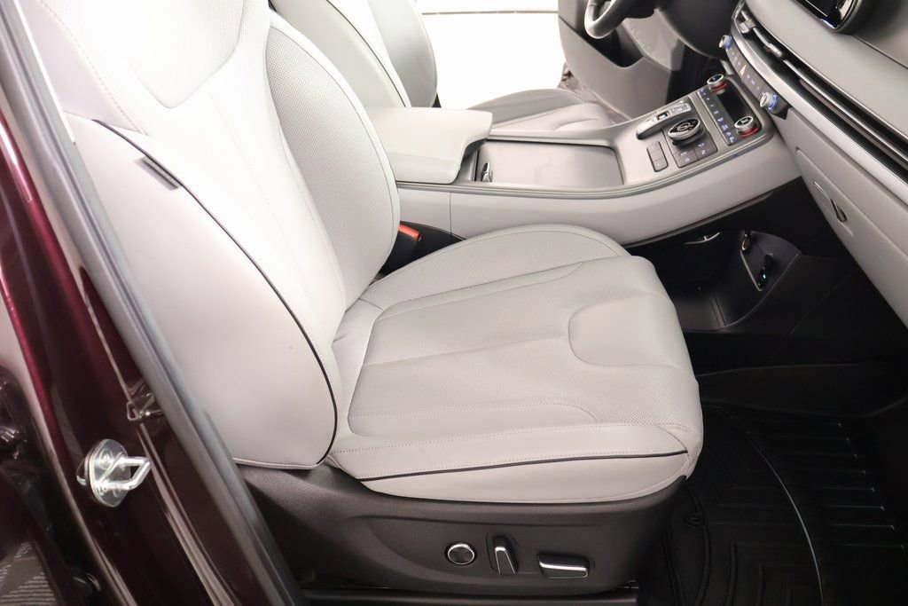 Used 2024 Hyundai Palisade SEL image 15