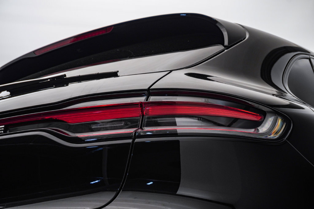 Certified 2026 Porsche Macan S AWD/4WD image 13