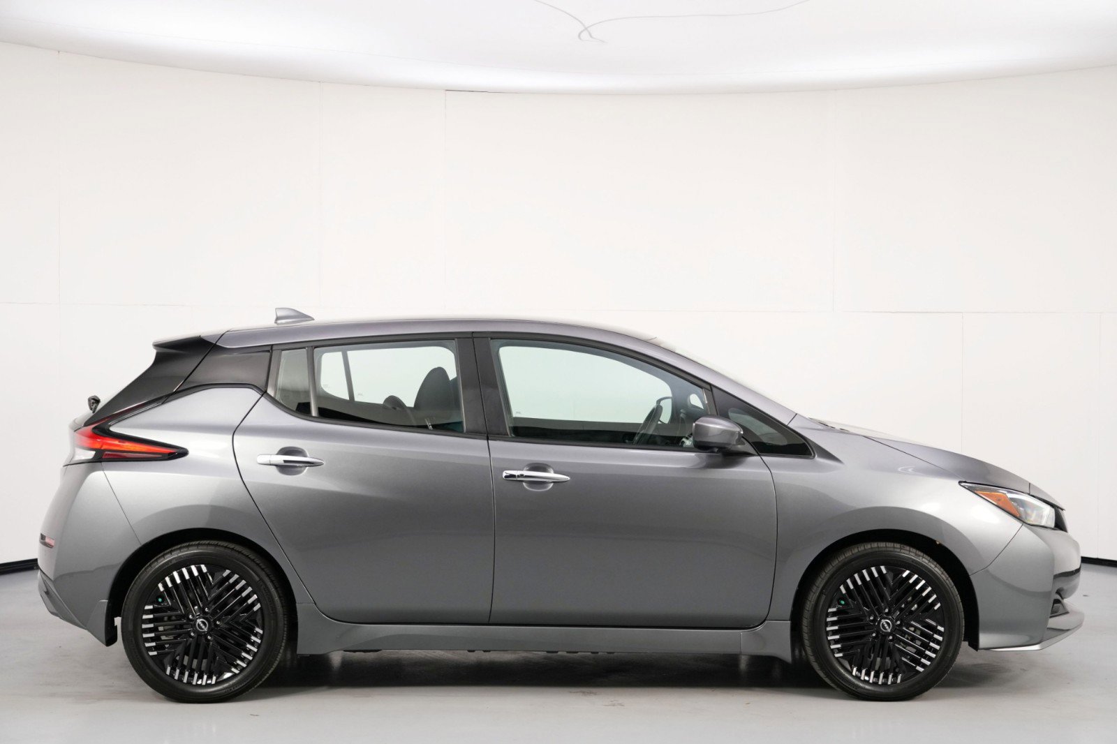 Used 2024 Nissan Leaf SV Plus image 47