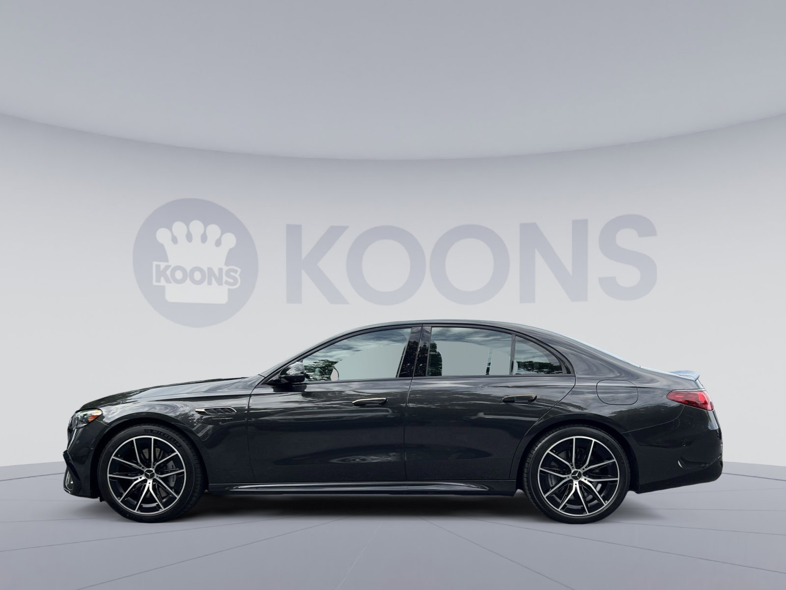 Used 2025 Mercedes-Benz E 53 AMG e 4MATIC Sedan w/ Multicontour Seating Package image 7