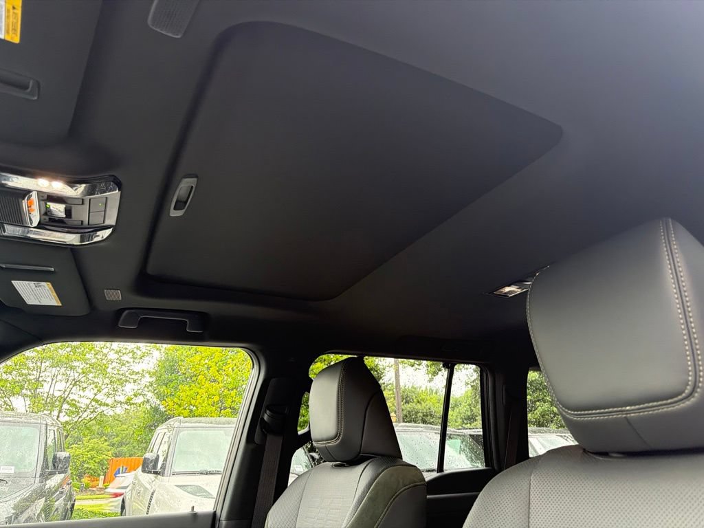 Used 2026 Lexus GX 550 AWD/4WD image 15