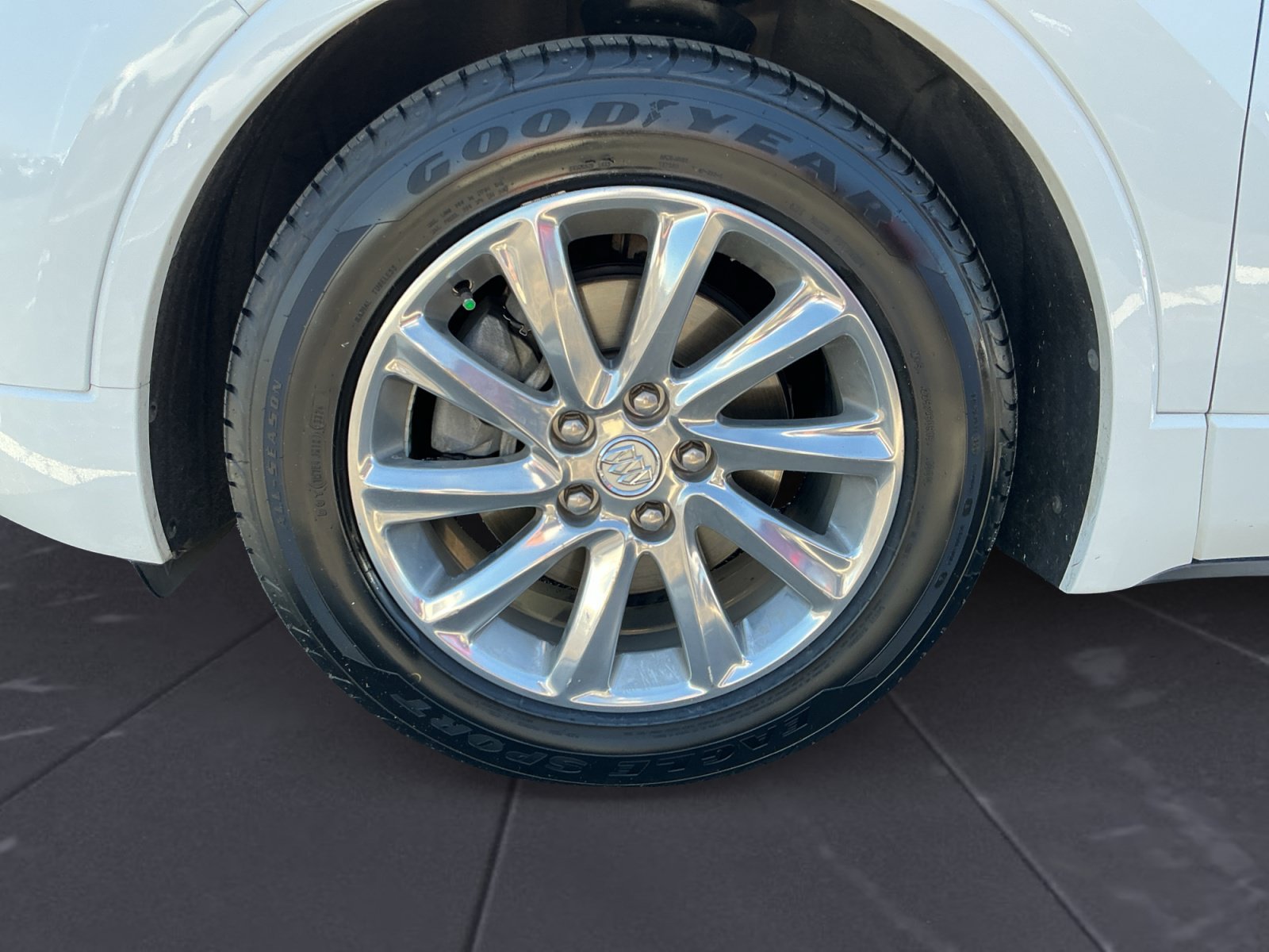 Used 2019 Buick Envision Essence FWD image 14