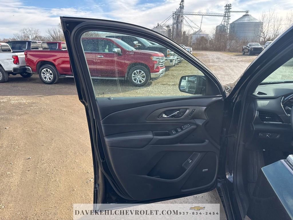 Used 2023 Chevrolet Traverse Premier image 57