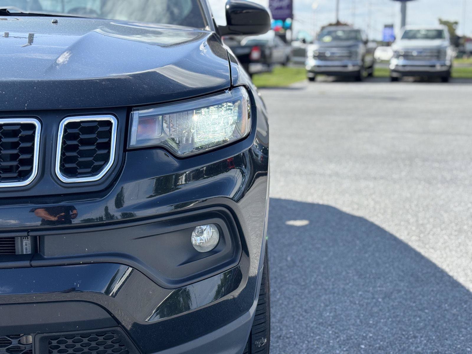 Used 2024 Jeep Compass Latitude AWD/4WD image 6