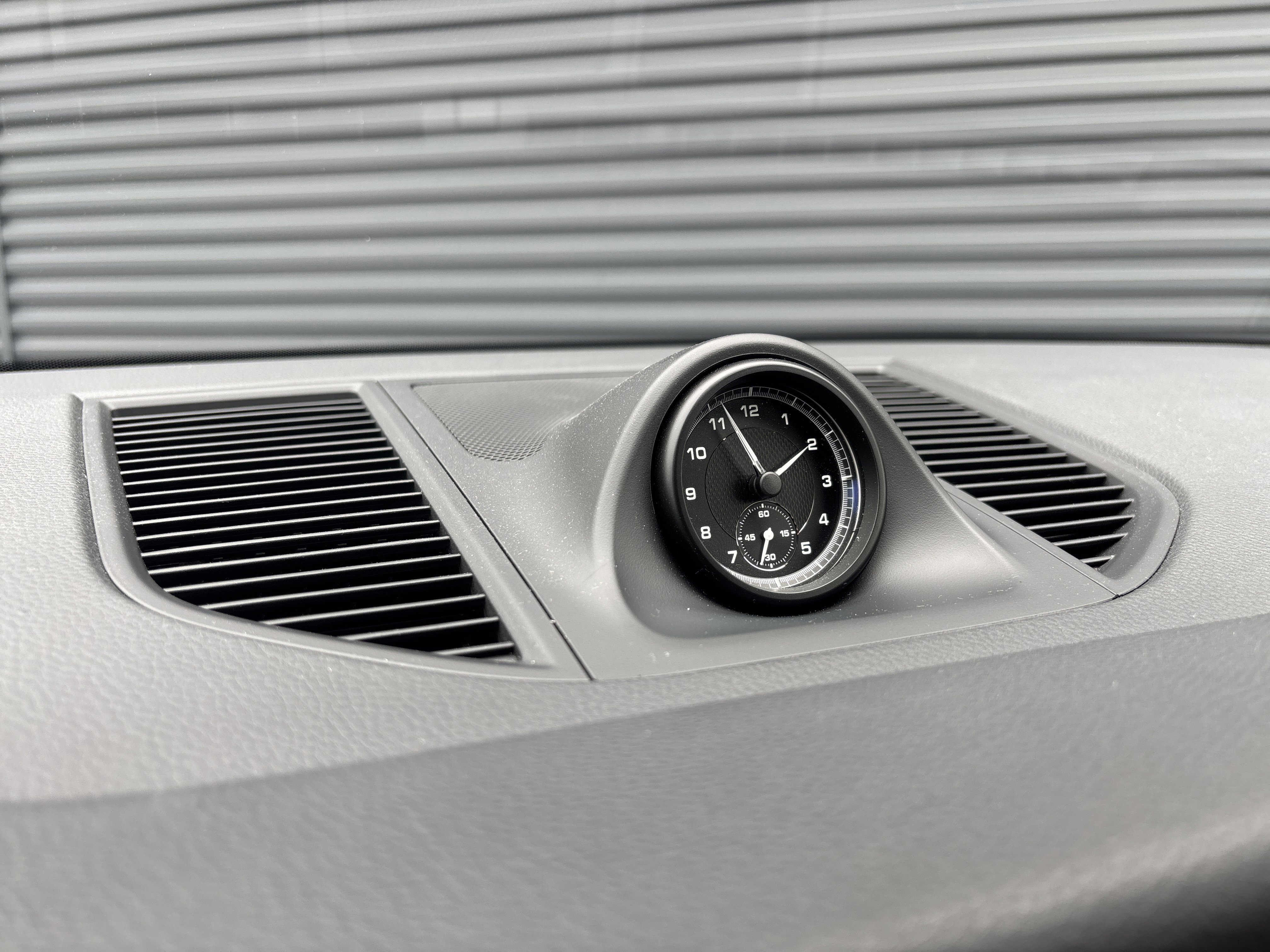 Certified 2025 Porsche Macan image 25