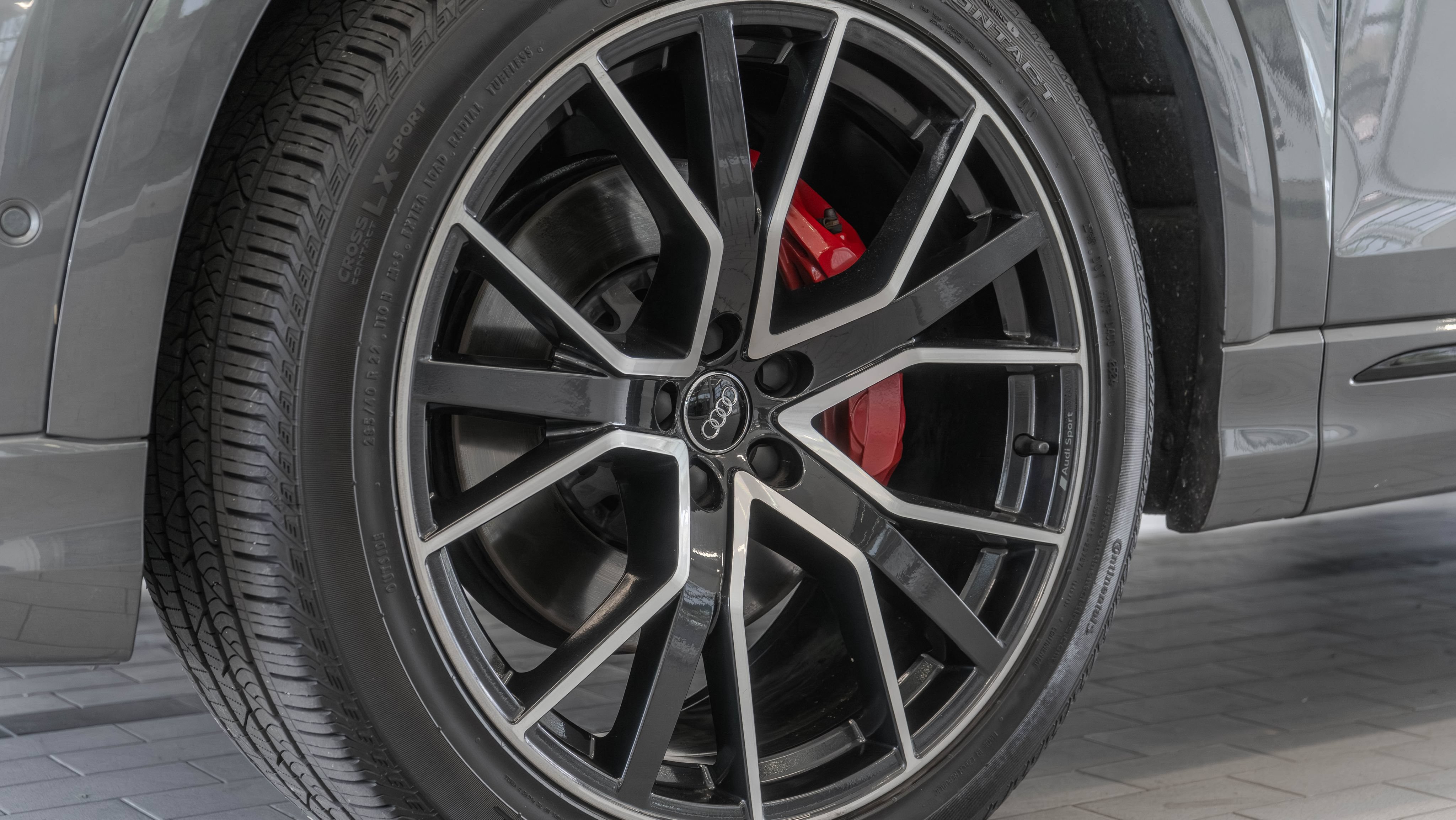 Used 2020 Audi Q8 Premium Plus AWD/4WD image 30