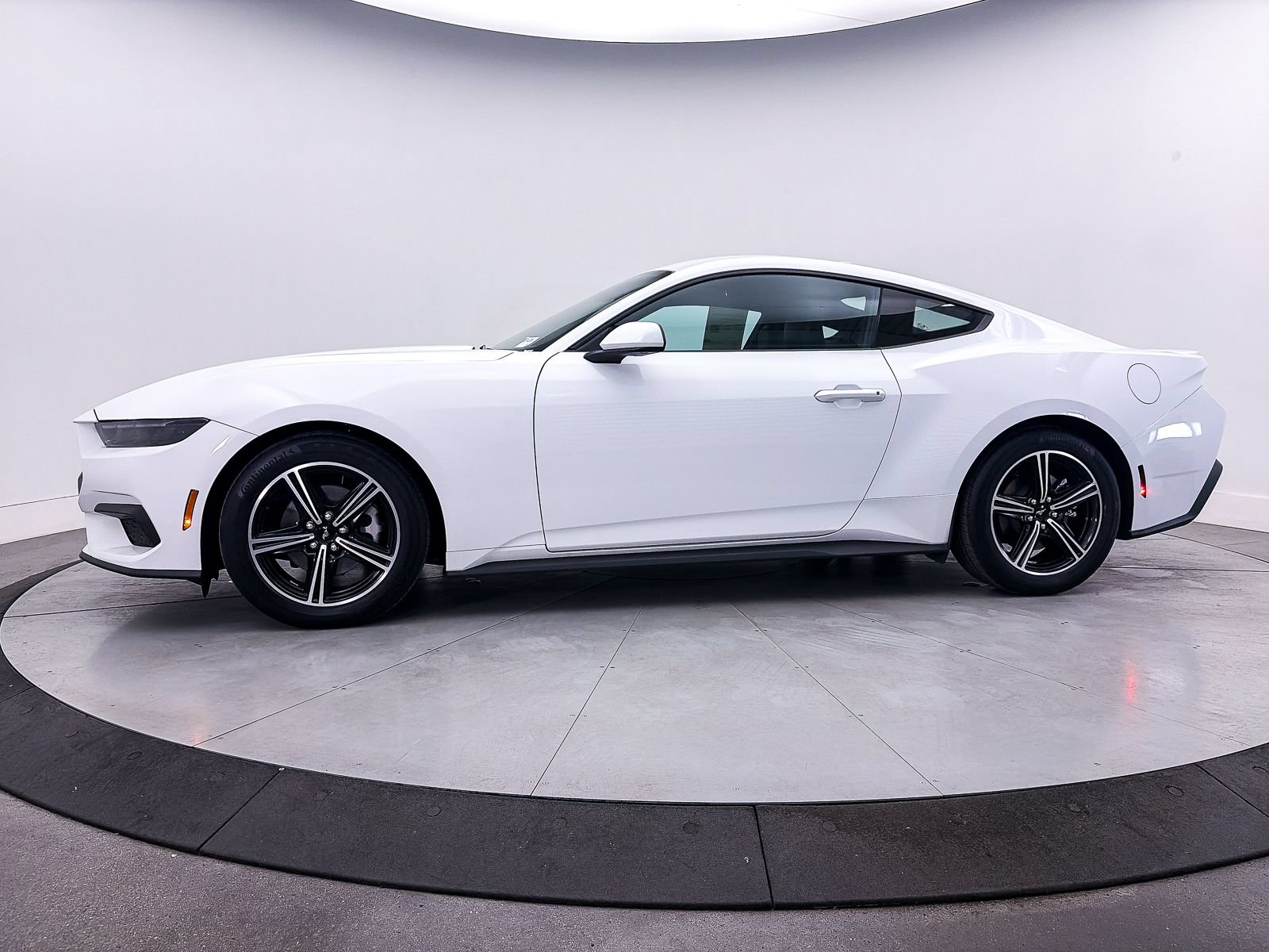 Used 2025 Ford Mustang Premium RWD image 40