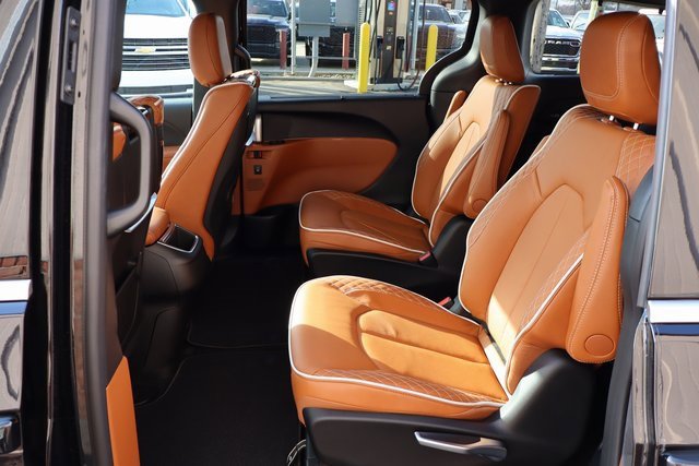 New 2026 Chrysler Pacifica Pinnacle w/ Trailer Tow Group image 48