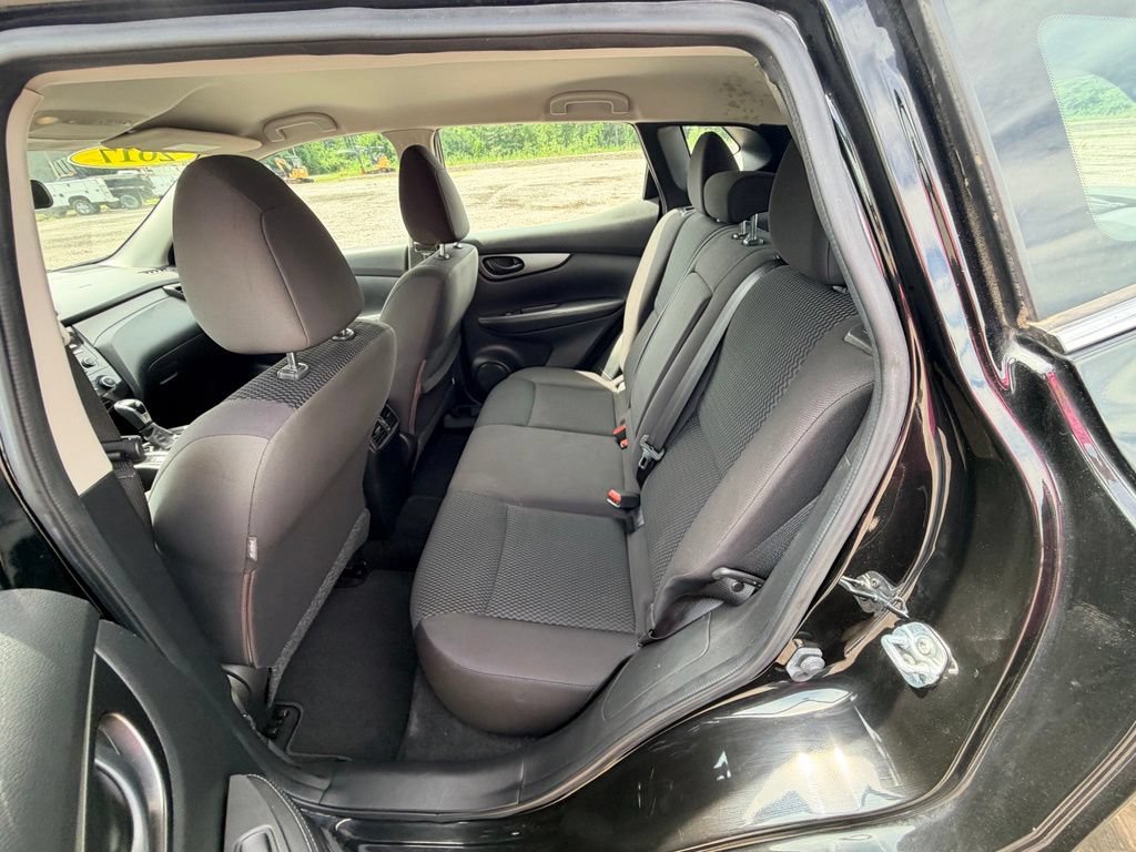 Used 2017 Nissan Rogue Sport S w/ S Appearance Package FWD image 17