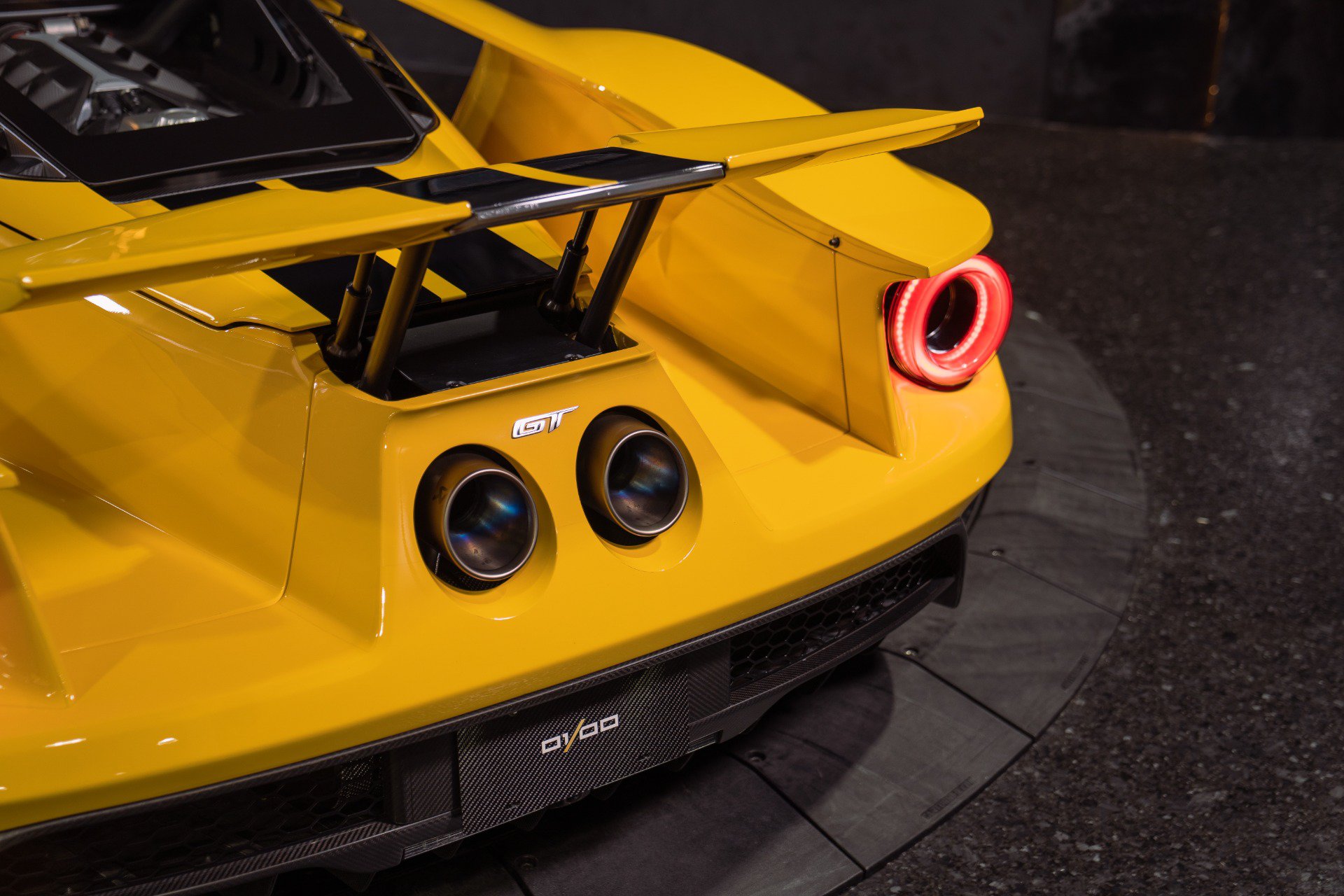Used 2019 Ford GT RWD image 24