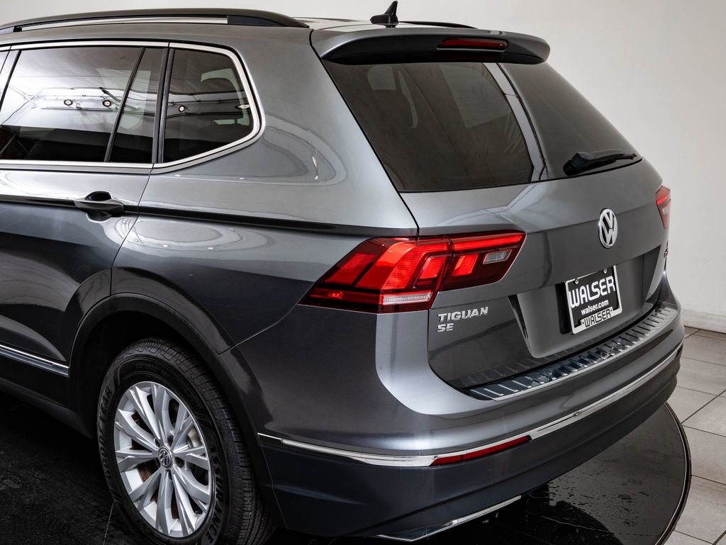 Used 2018 Volkswagen Tiguan SE AWD/4WD image 18