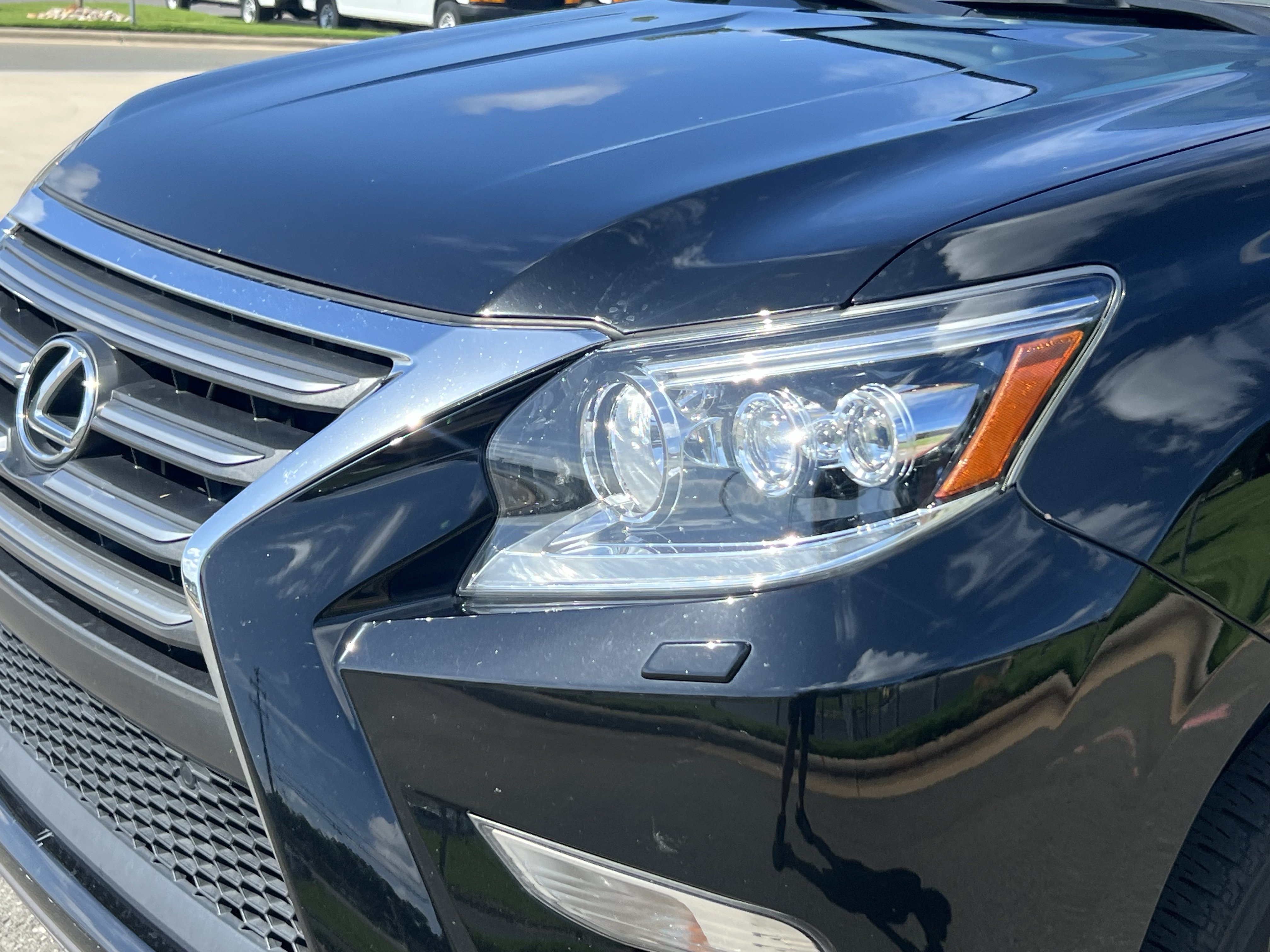 Used 2019 Lexus GX 460 Premium w/ Premium Package AWD/4WD image 11