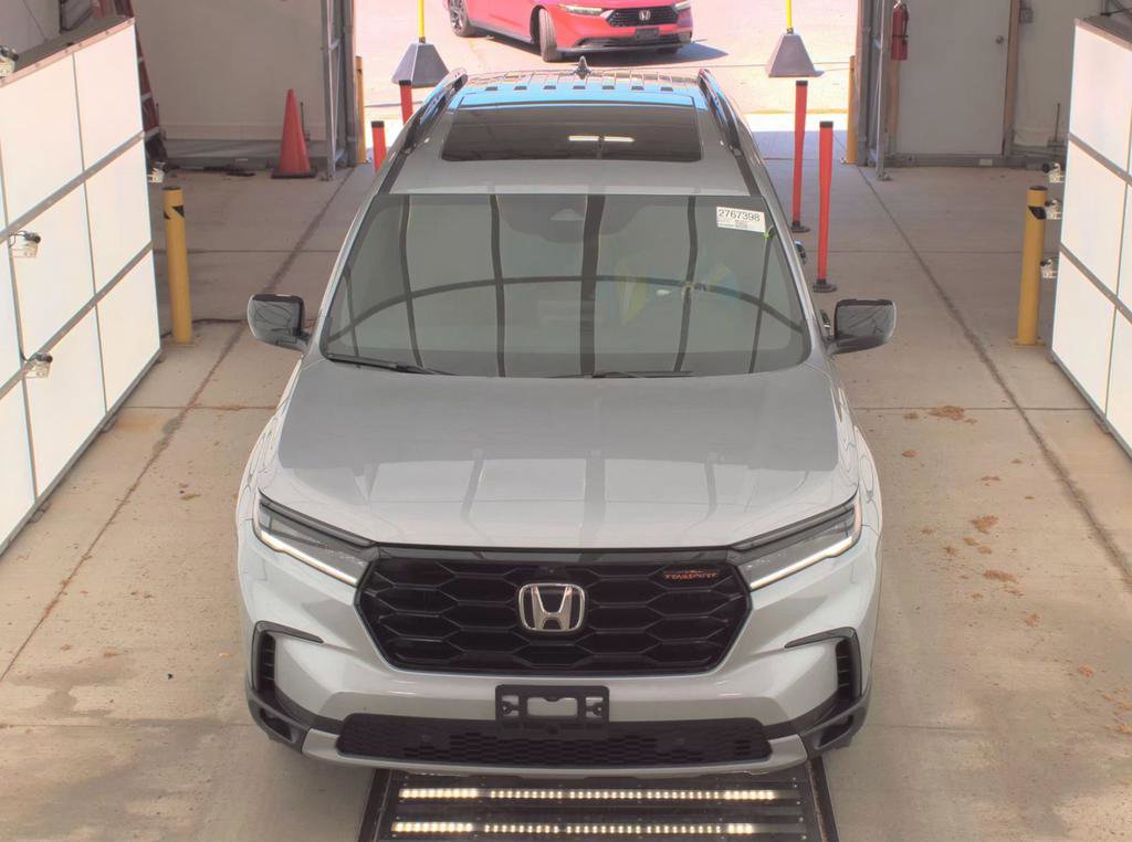 Used 2024 Honda Pilot TrailSport image 7