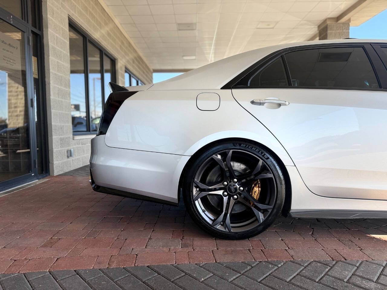 Used 2016 Cadillac CTS V w/ Luxury Package RWD image 17