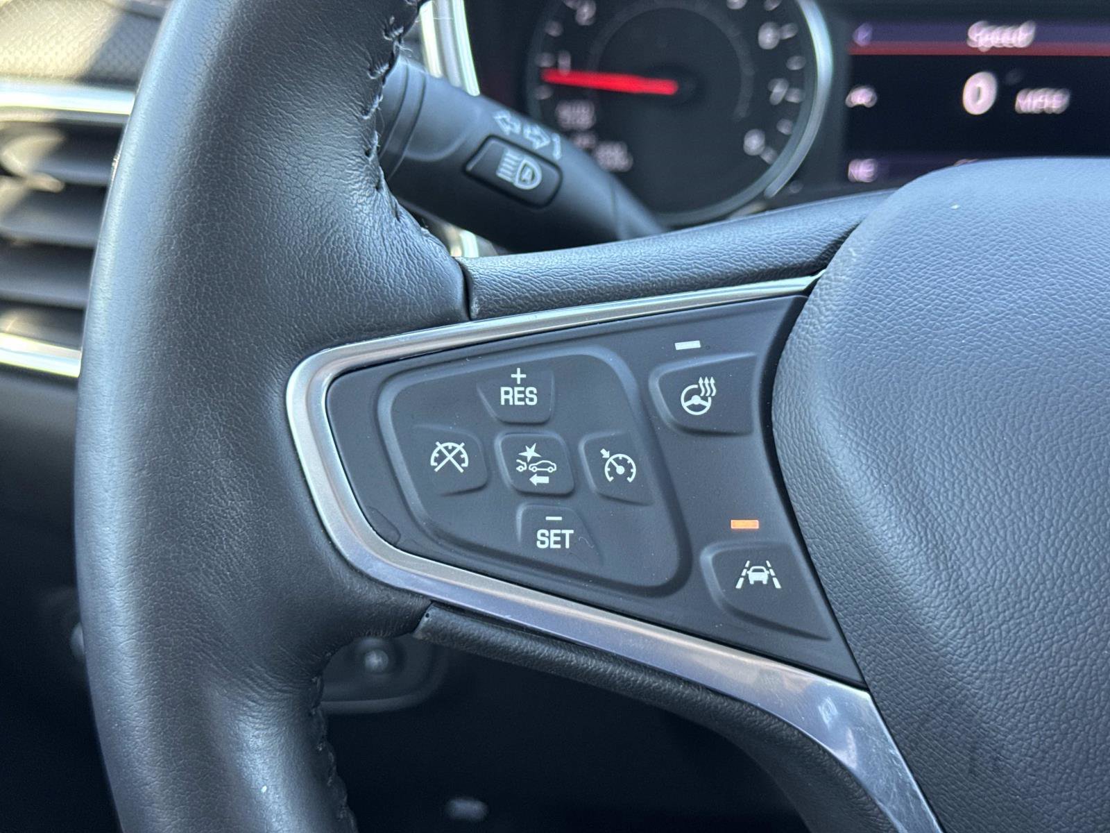 Used 2022 Chevrolet Equinox Premier image 11