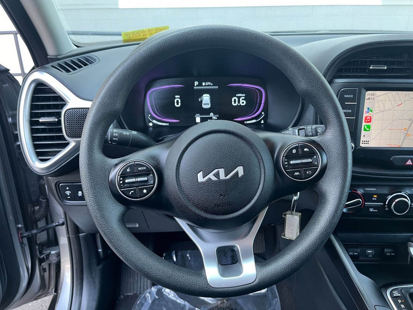 Used 2025 Kia Soul LX w/ LX Technology Package FWD image 26