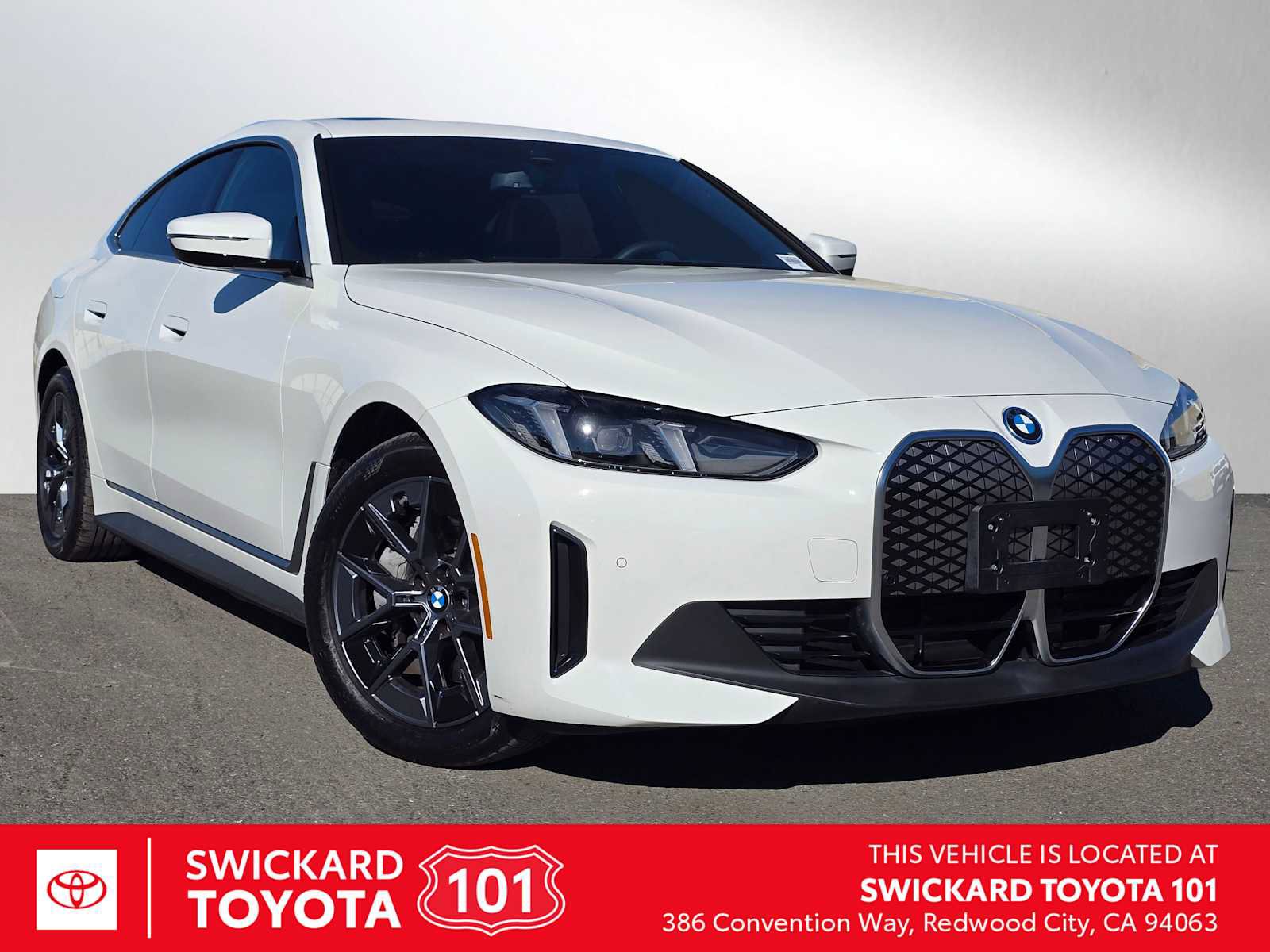 Used 2025 BMW i4 eDrive40 image 1