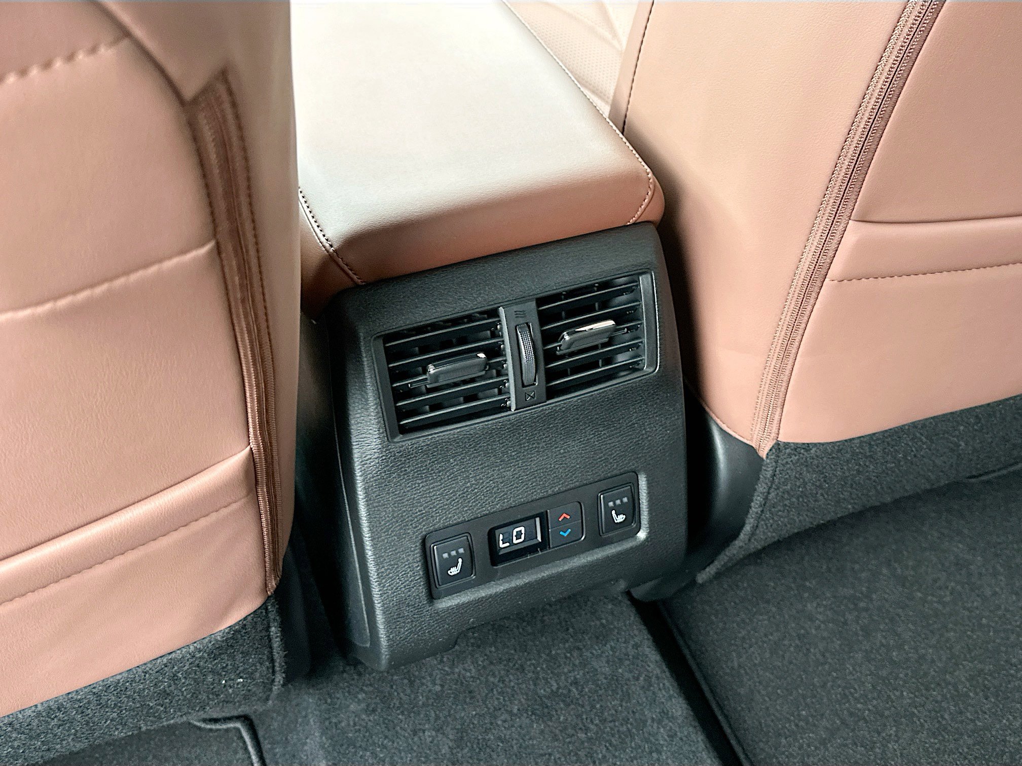 New 2026 Mitsubishi Outlander SEL image 19