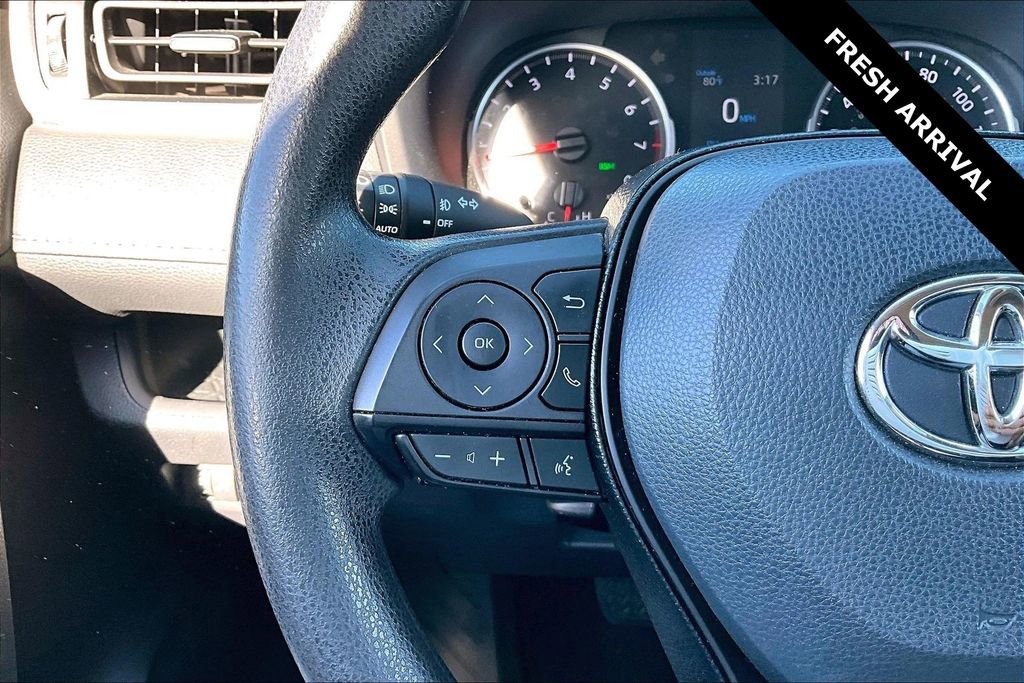 Used 2021 Toyota RAV4 XLE image 11