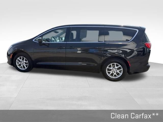 Used 2017 Chrysler Pacifica Touring FWD image 8