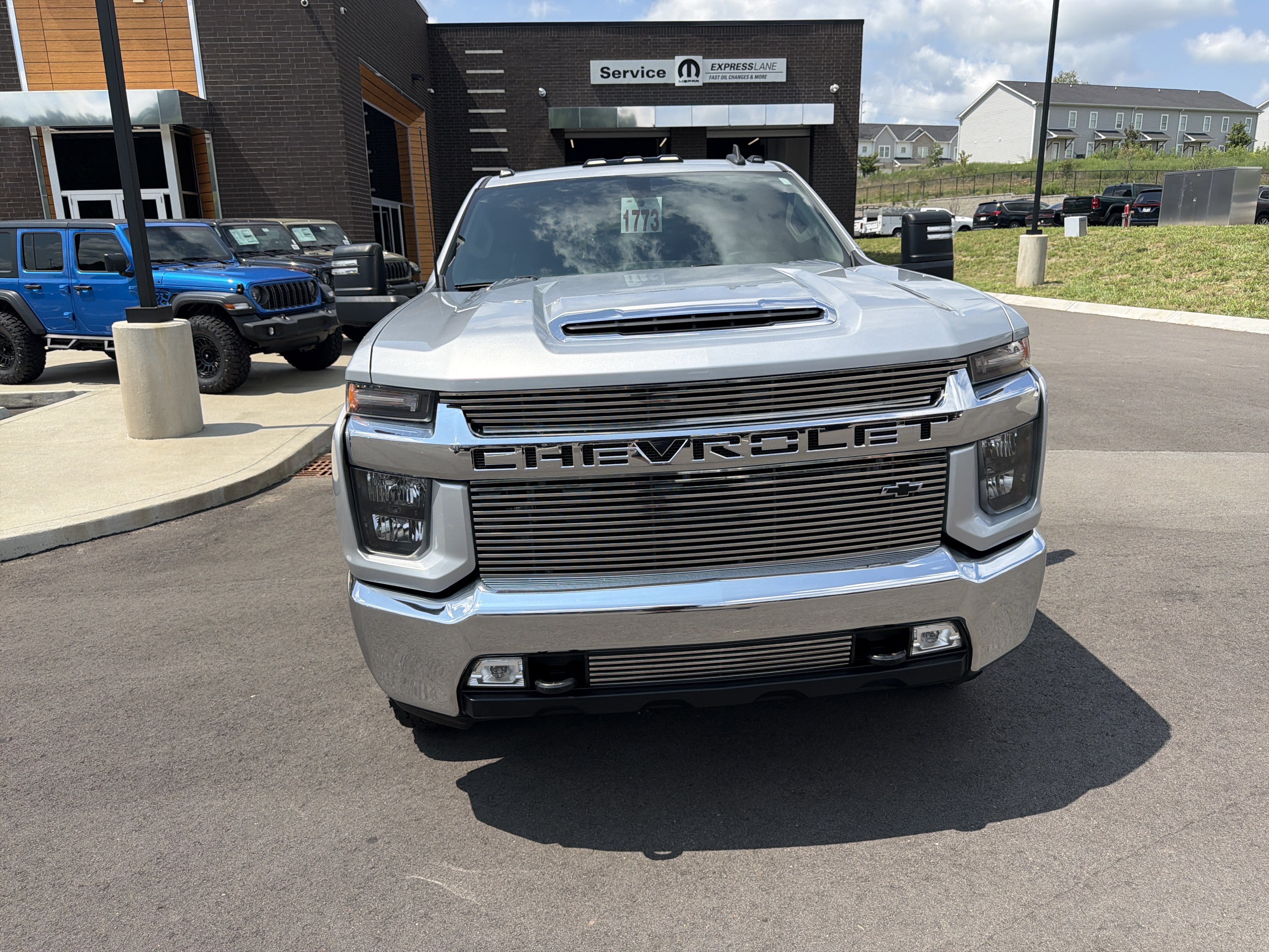 Used 2022 Chevrolet Silverado 3500 LT w/ Convenience Package AWD/4WD image 4
