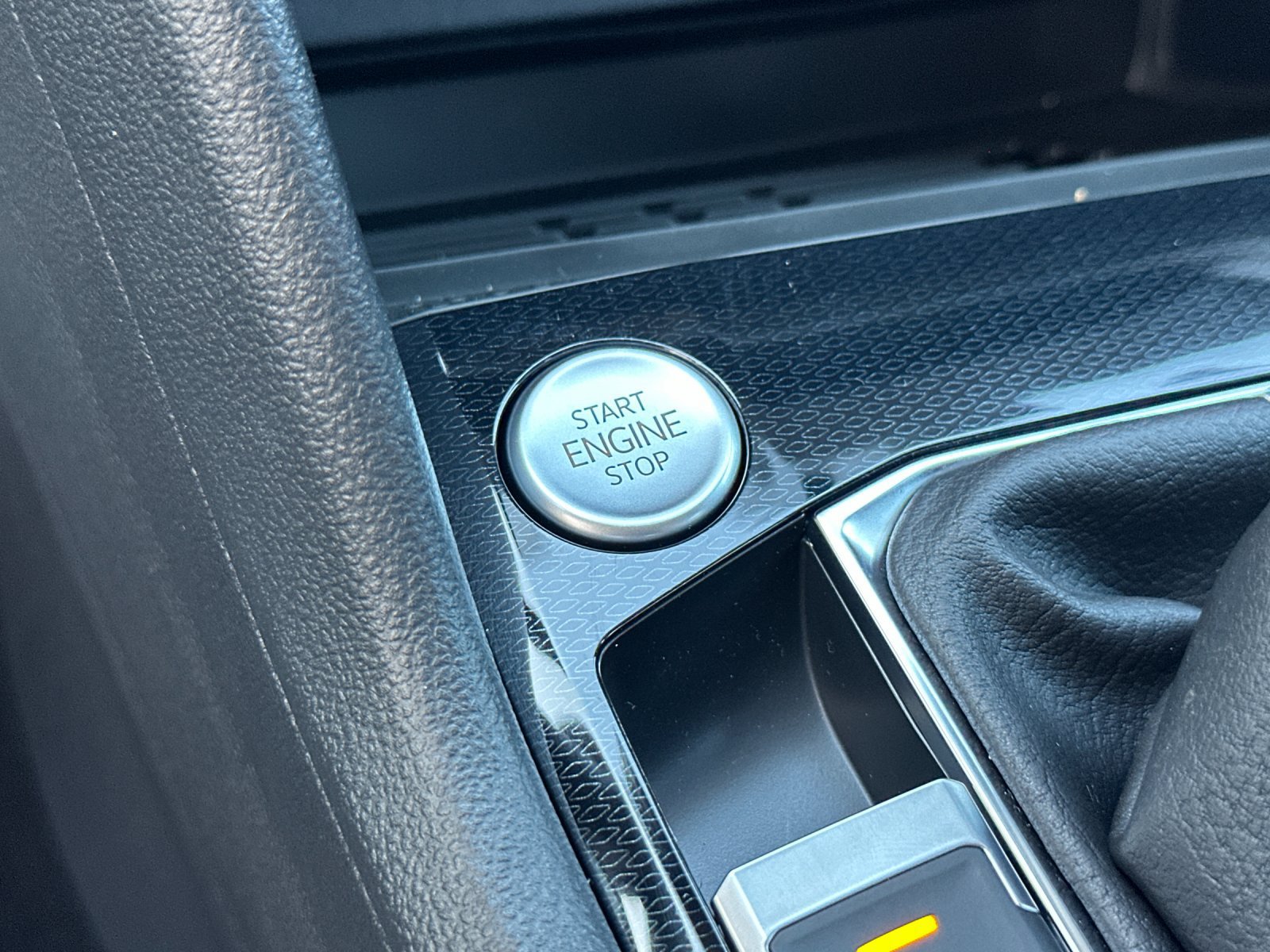 New 2027 Volkswagen Taos SE FWD image 22
